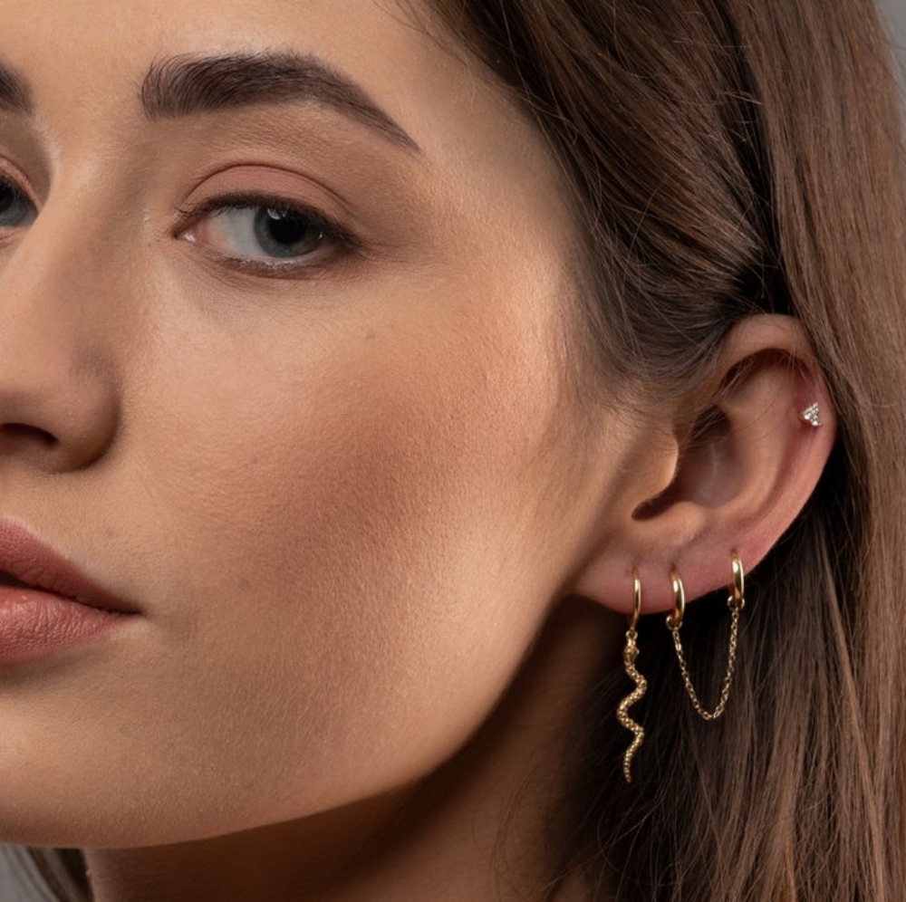 SOLD🥀 Vermeil Drop Snake Huggie Earrings - Picture 2 of 6